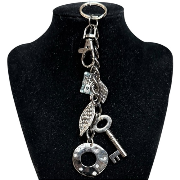 Handmade Upcycled Bag Charm, Guitar & Skeleton Key Pendant Clip Keychain - Picture 5 of 6